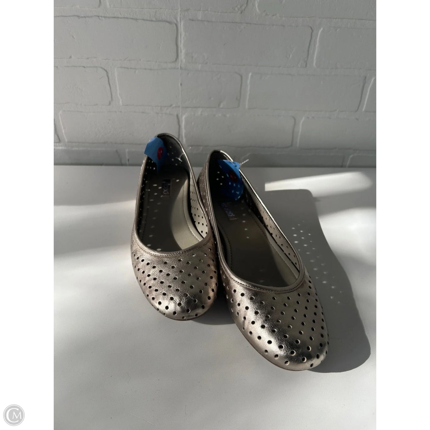 Shoes Flats By Ecco In Gold, Size: 10.5