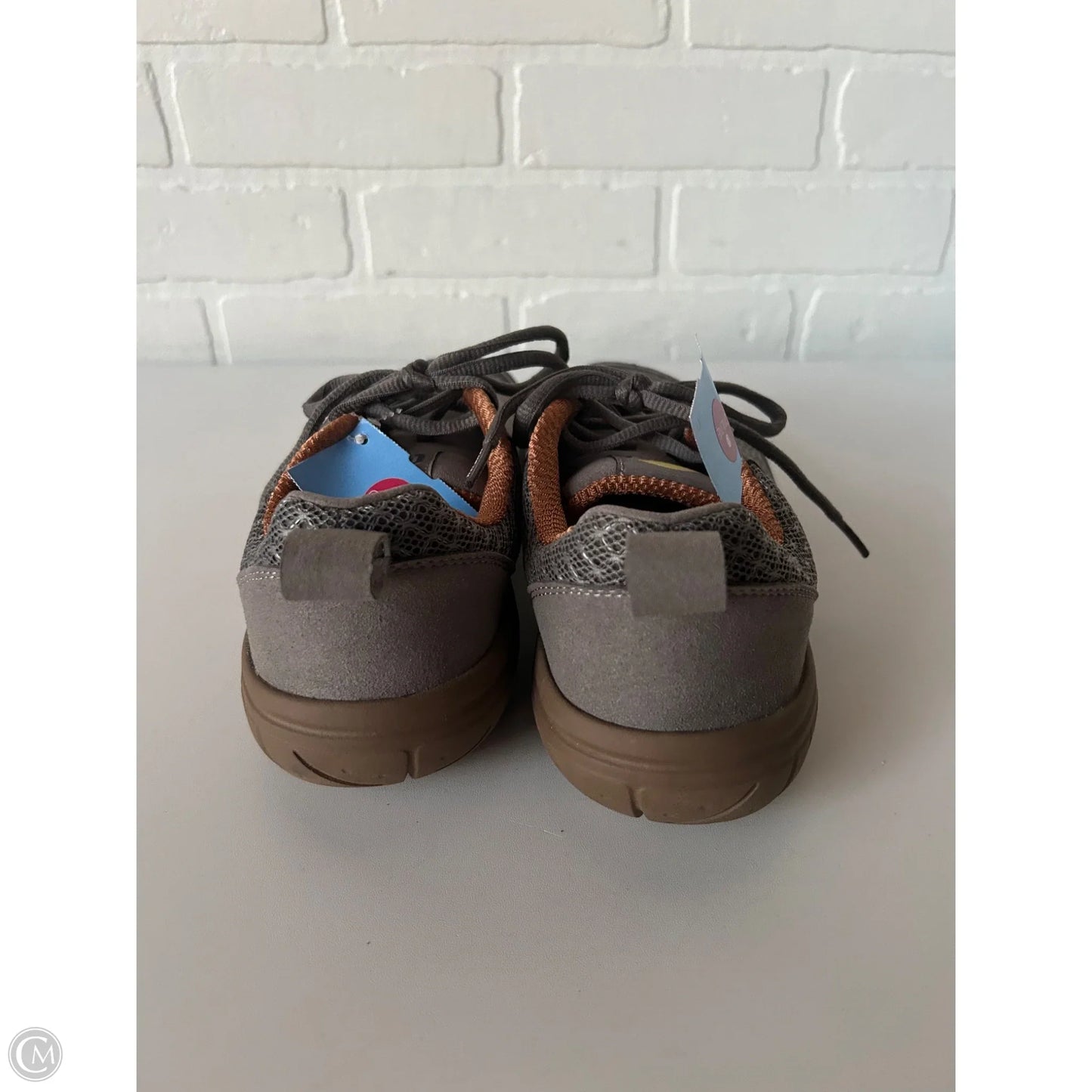 Shoes Sneakers By Cma In Grey, Size: 8