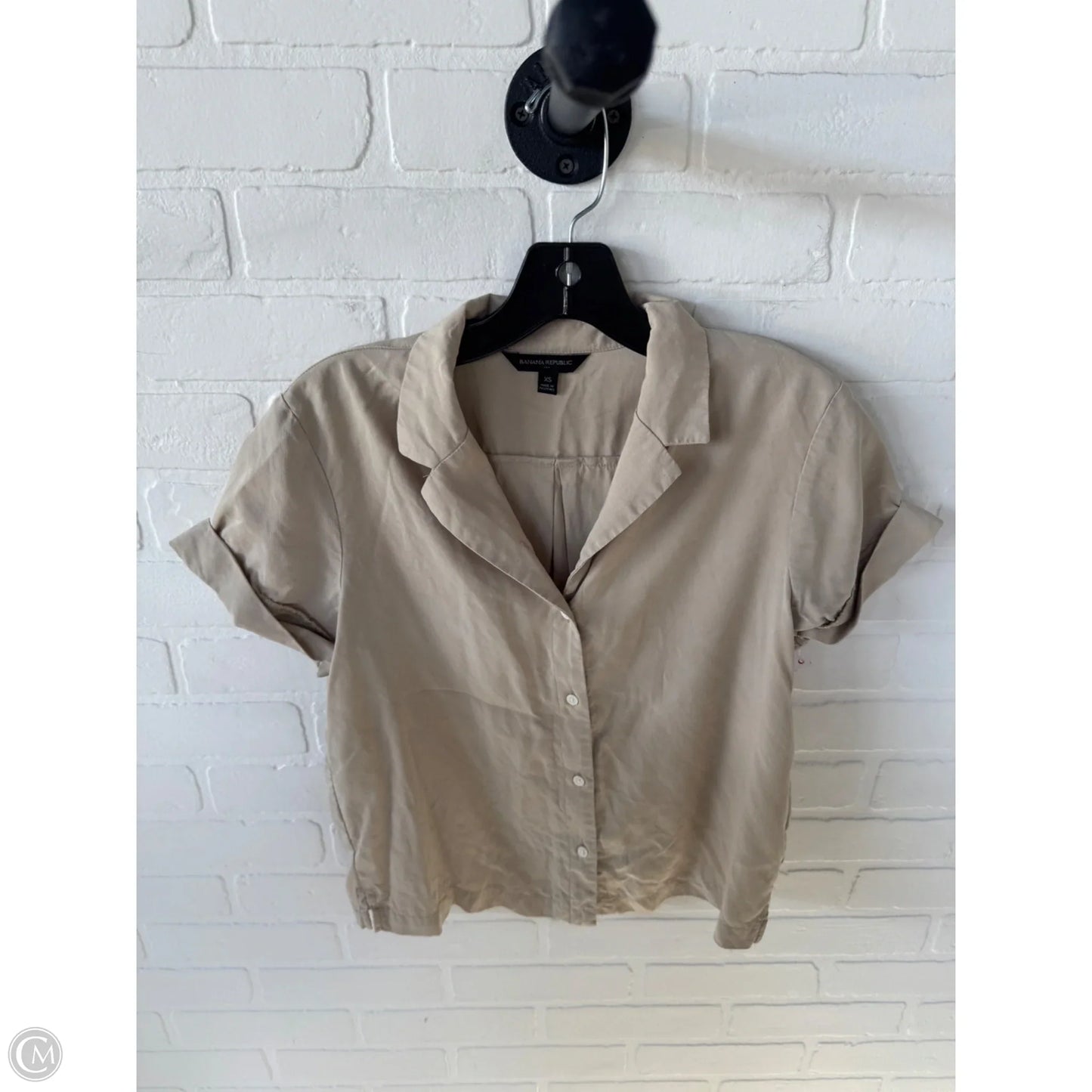 Top Short Sleeve By Banana Republic In Tan, Size: Xs