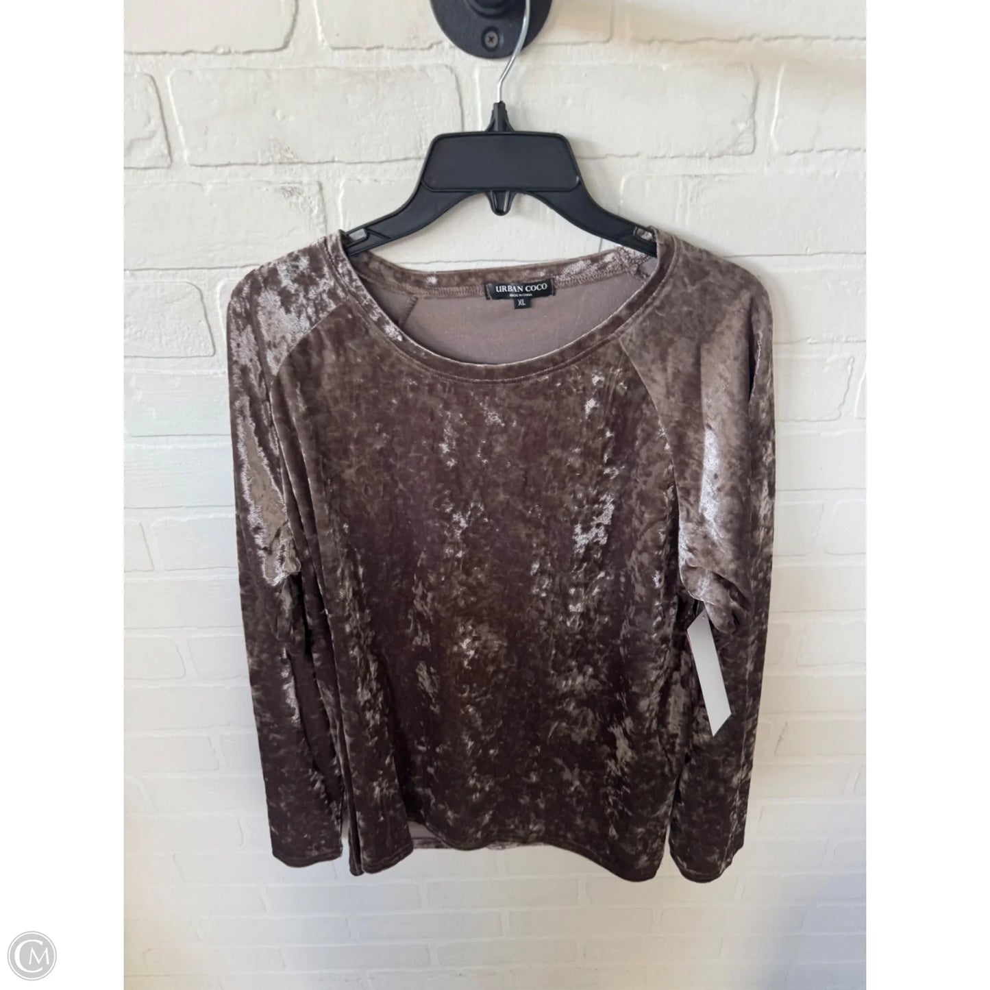 Top Long Sleeve By Urban Coco In Brown, Size: Xl