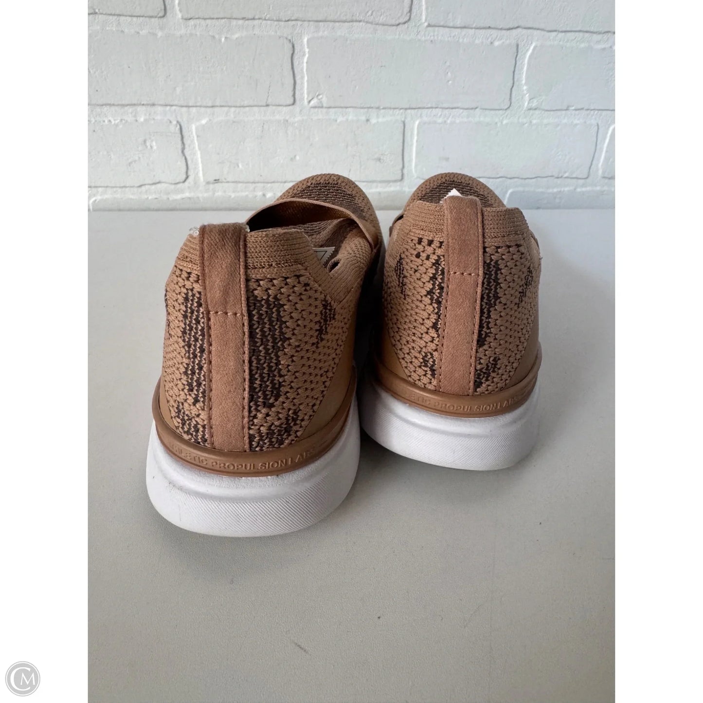 Shoes Designer By Apl In Tan, Size: 7.5