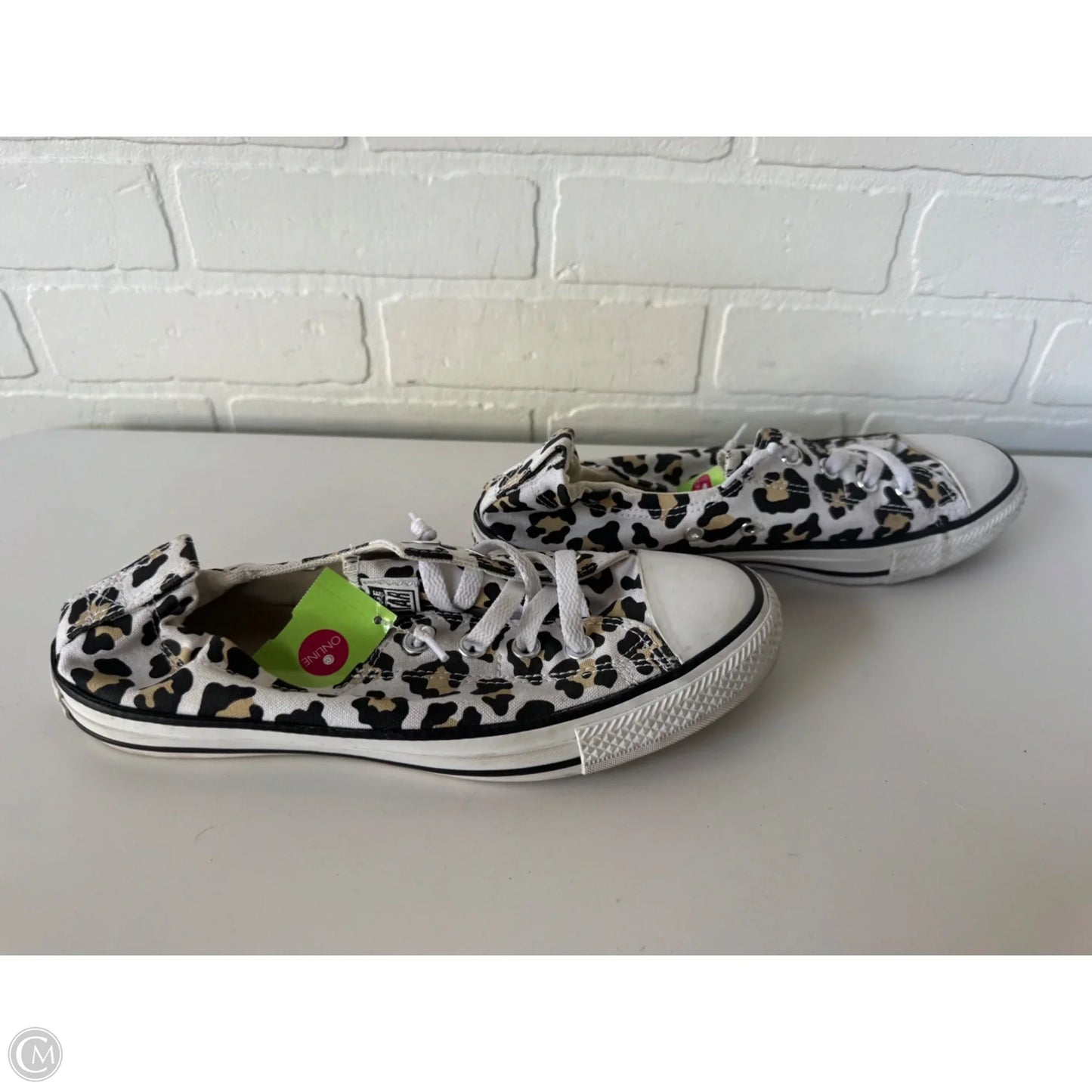 Shoes Sneakers By Converse In Tan & White, Size: 9.5