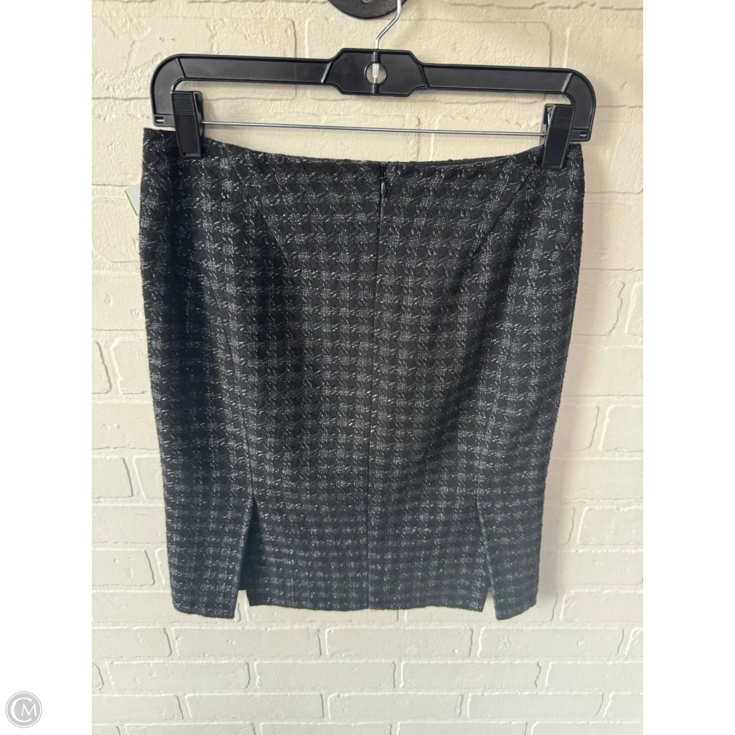 Skirt Mini & Short By Ann Taylor In Black & White, Size: 2p