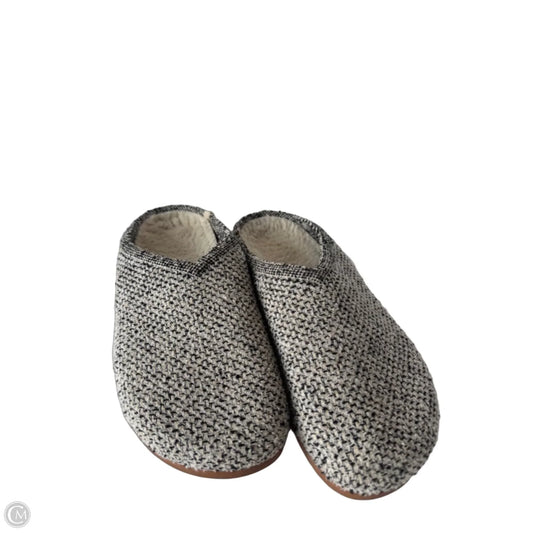 Shoes Flats By Rothys In Grey & Tan, Size: 8
