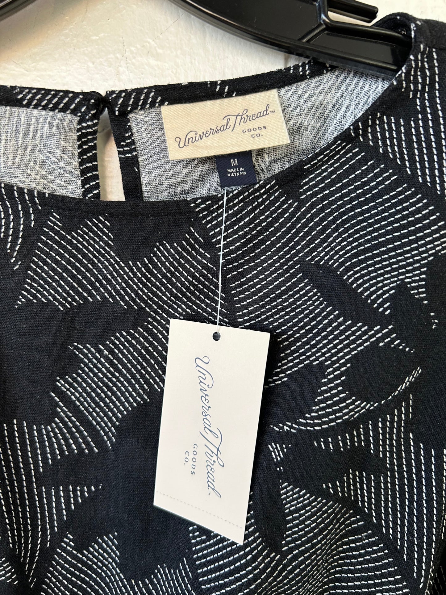 Dress Casual Short By Universal Thread In Black & White, Size: M