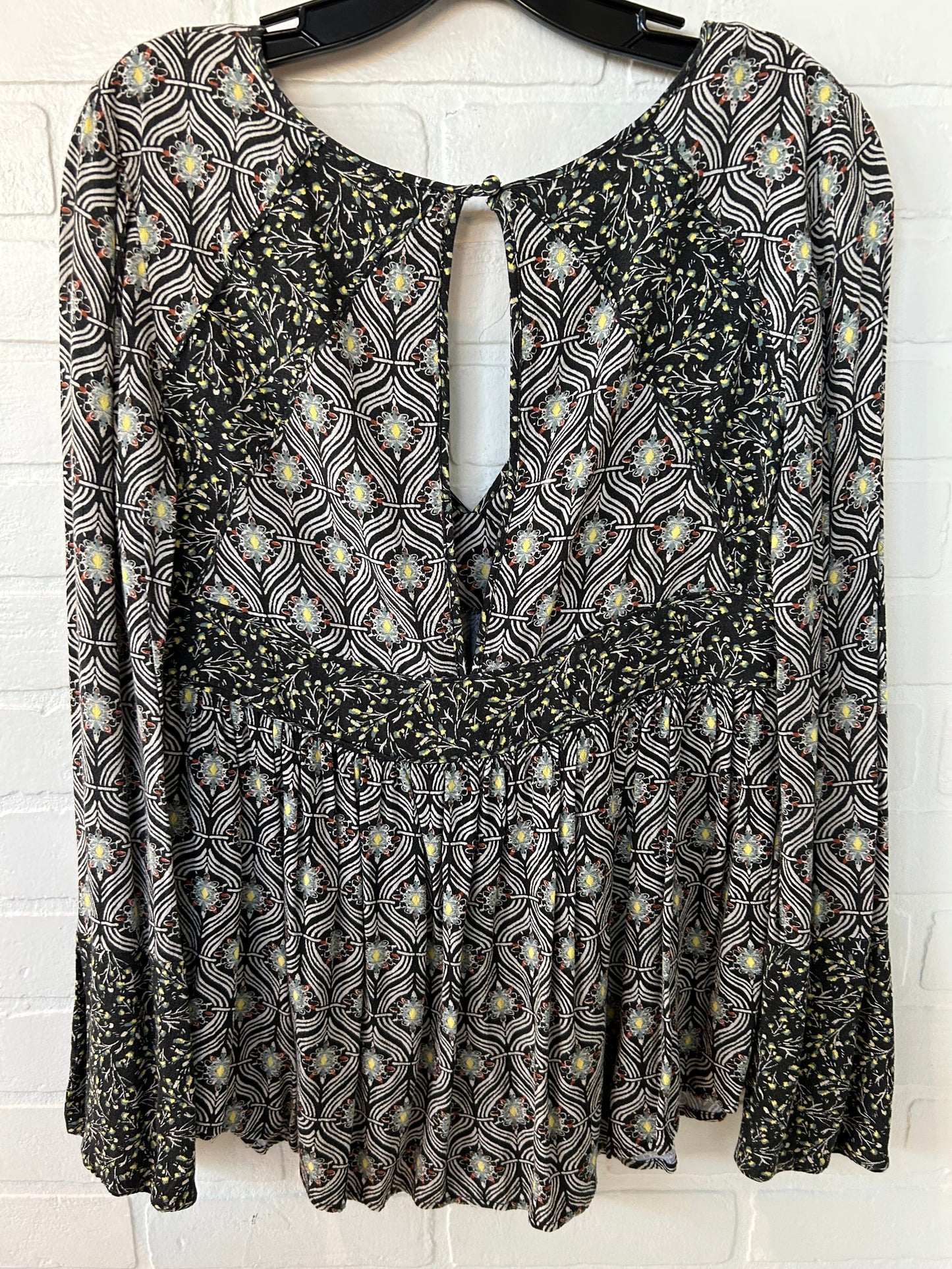 Top Long Sleeve By Free People In Black & Cream, Size: Xs