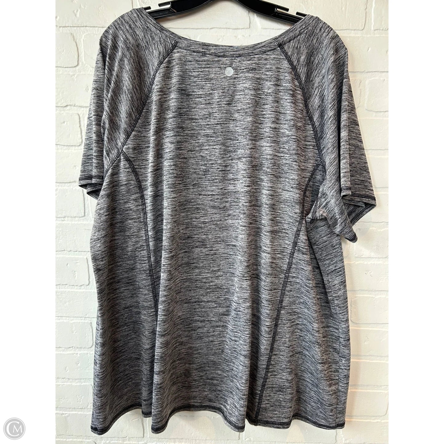 Athletic Top Short Sleeve By Livi Active In Grey, Size: 4x