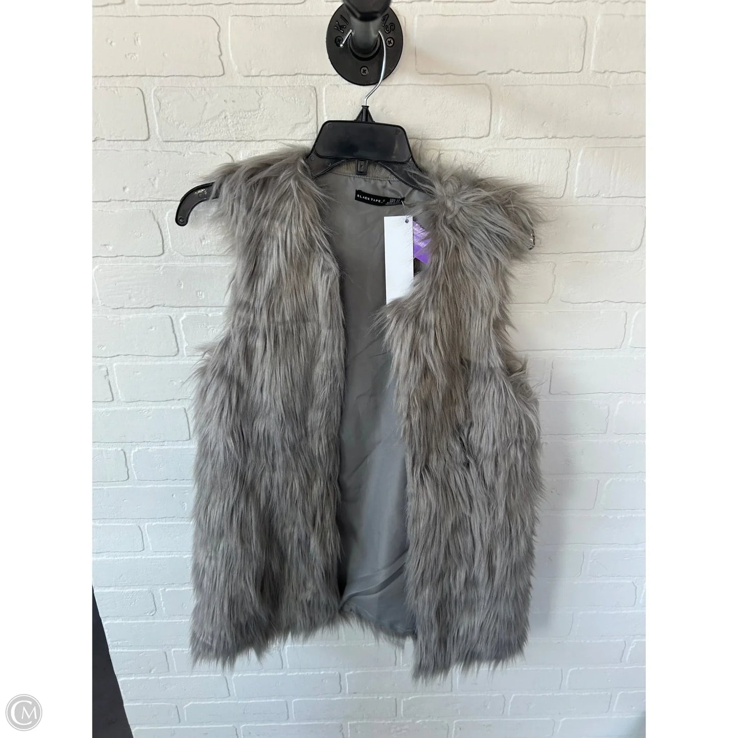 Vest Faux Fur & Sherpa By Clothes Mentor In Grey, Size: Xs