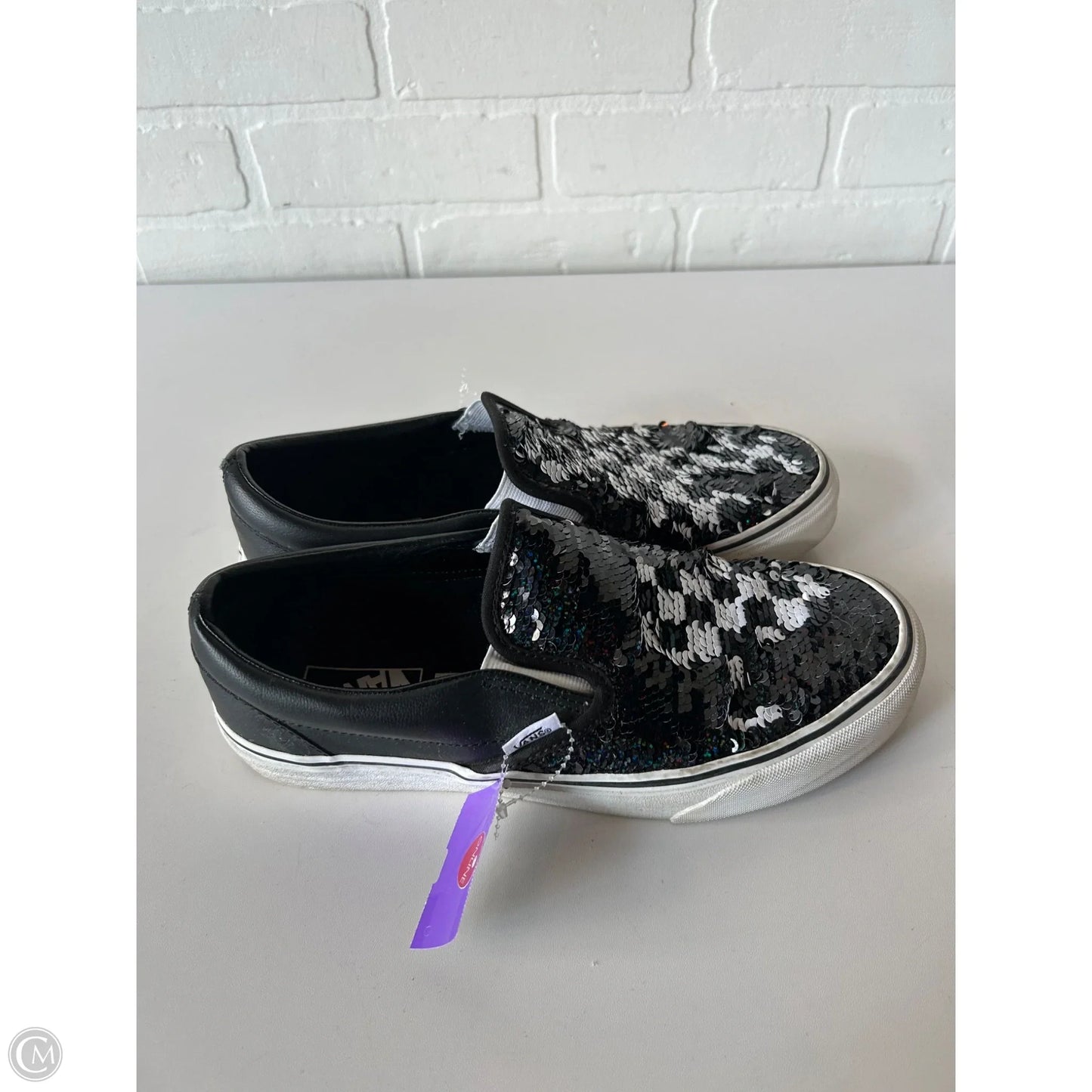 Shoes Sneakers By Vans In Black & White, Size: 10