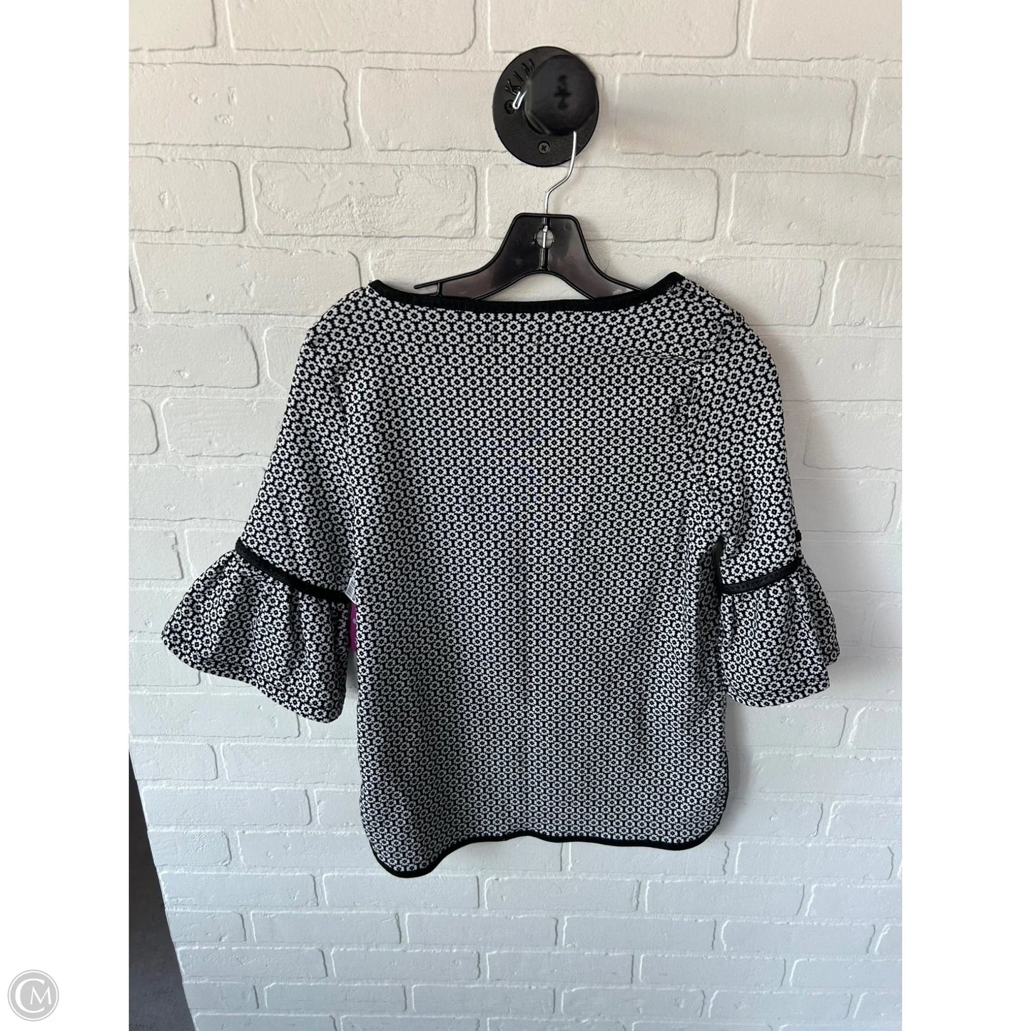 Top Short Sleeve By Max Studio In Black & White, Size: S