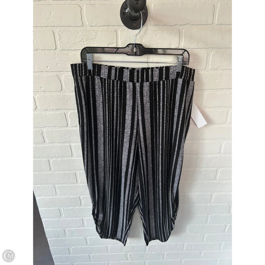 Capris By Susan Graver In Black & Cream, Size: 12