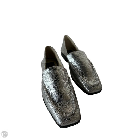 Shoes Flats By Dolce Vita In Silver, Size: 7