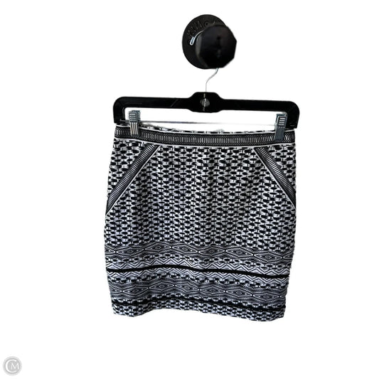 Skirt Mini & Short By White House Black Market In Black & White, Size: 0