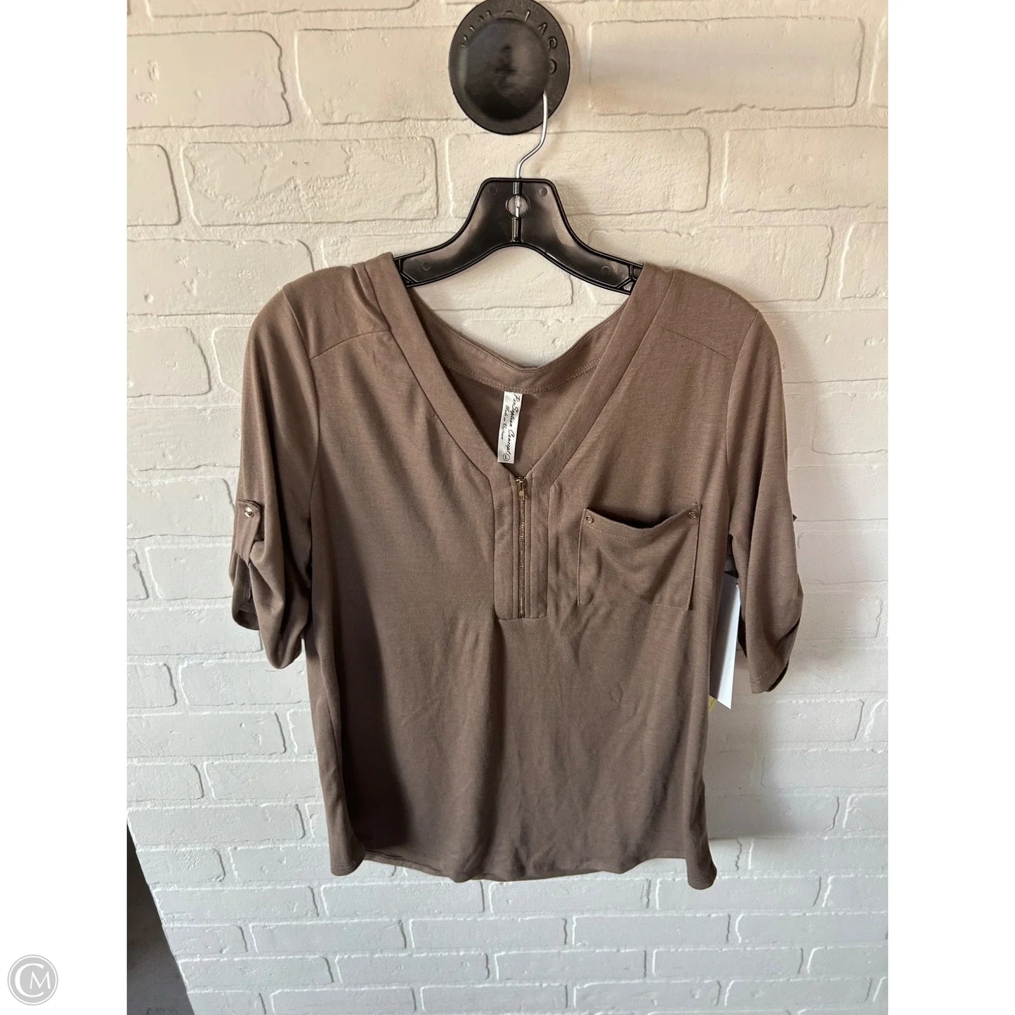 Top Short Sleeve Basic By Perseption Concept In Brown, Size: L