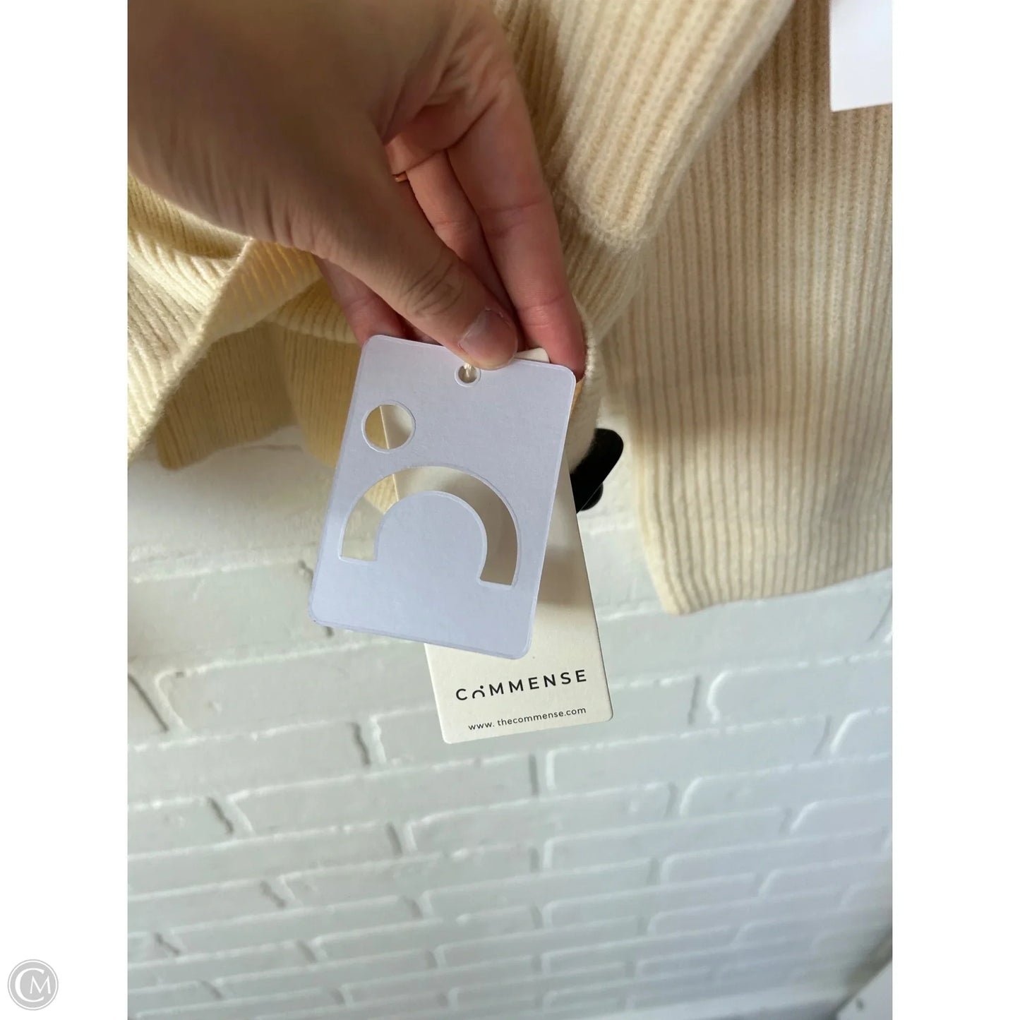 Sweater By Clothes Mentor In Cream, Size: L