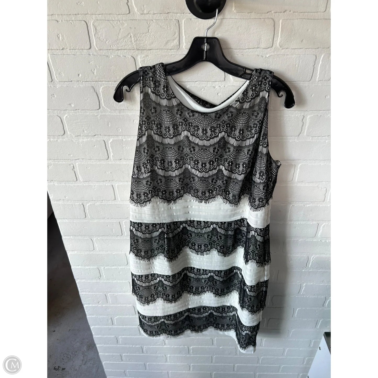 Dress Party Short By Dressbarn In Black & White, Size: L