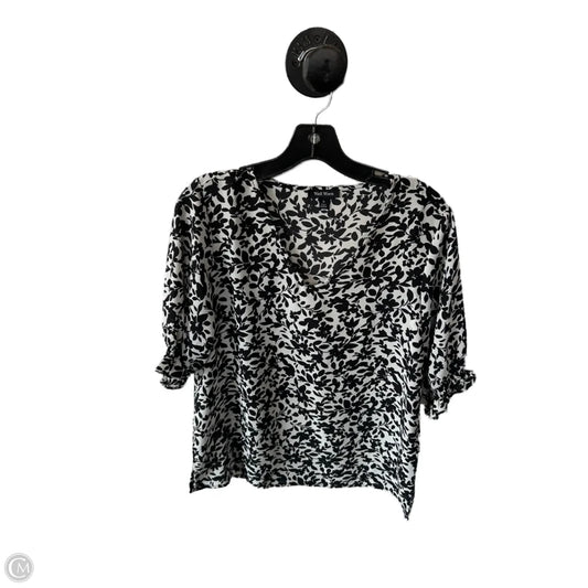 Top Short Sleeve By Well Worn In Black & White, Size: S