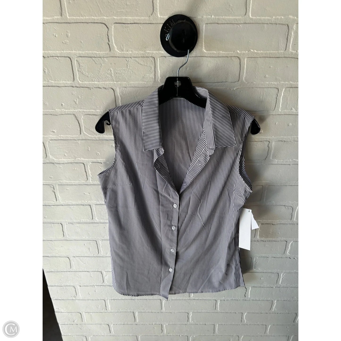 Top Sleeveless By Clothes Mentor In Grey & White, Size: S