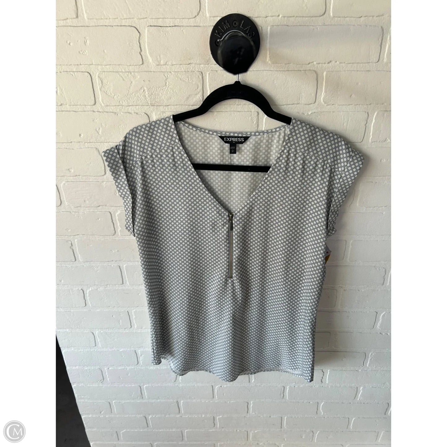 Top Short Sleeve By Express In Grey & White, Size: S