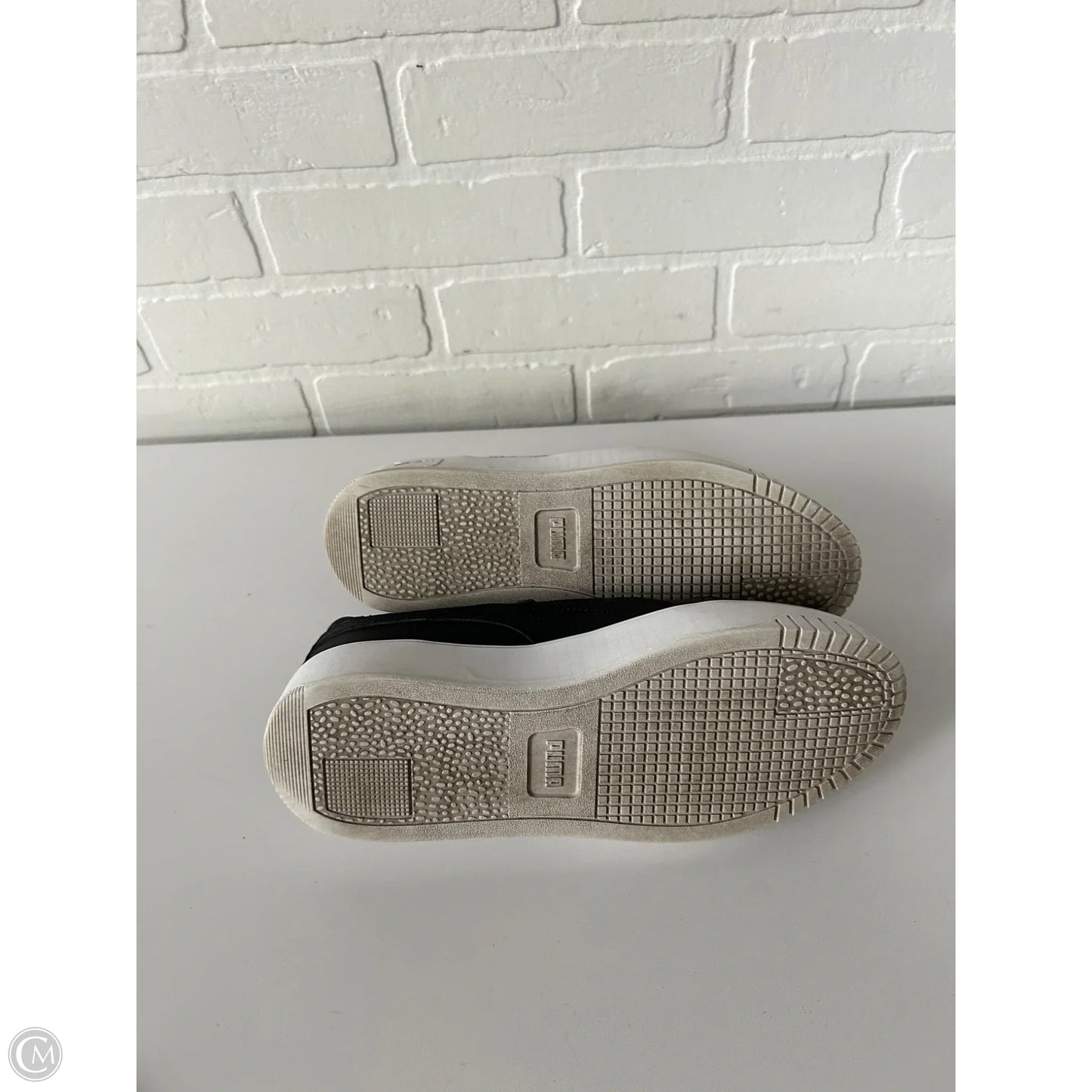 Shoes Sneakers By Puma In Black, Size: 10