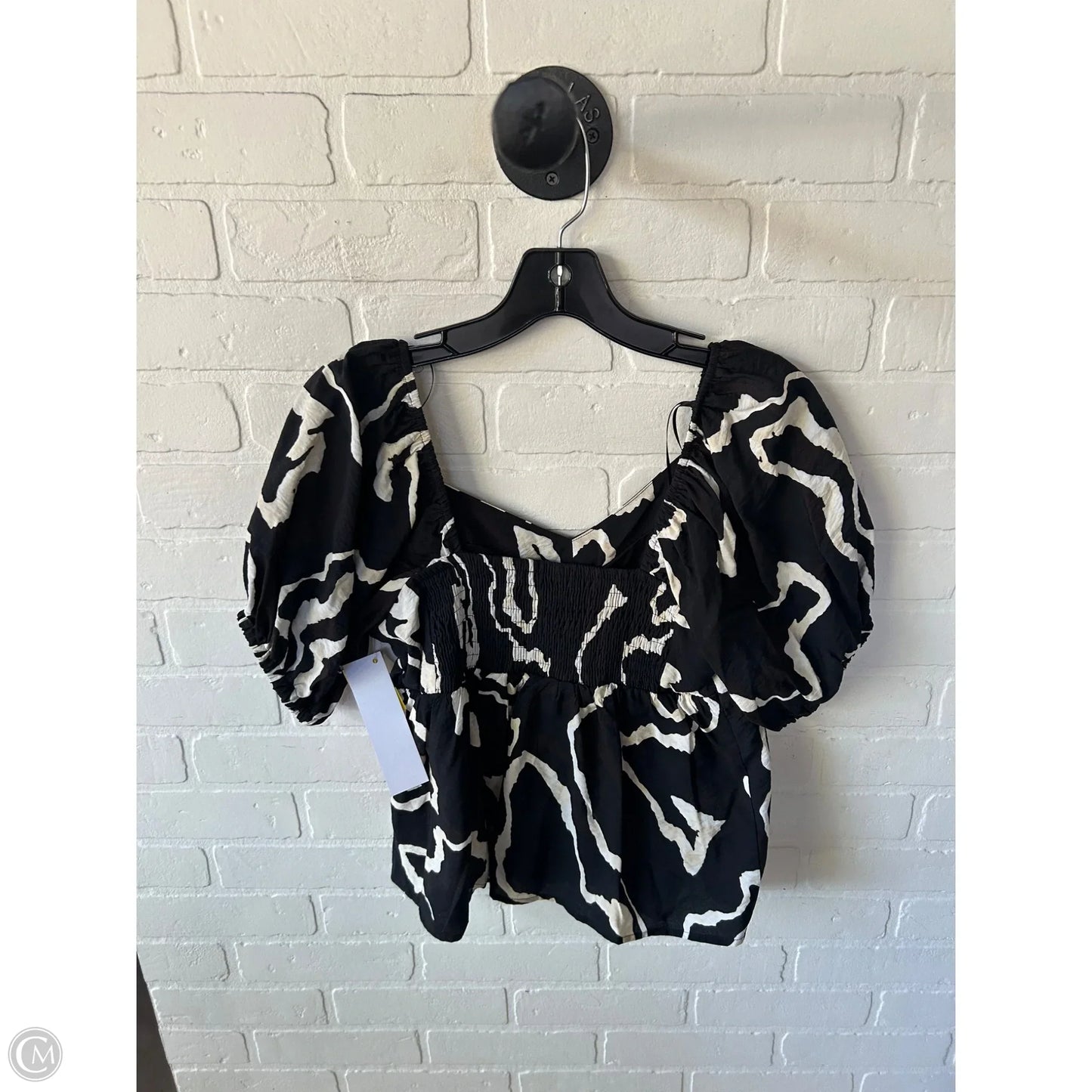 Top Short Sleeve By Nine West In Black & Brown, Size: M