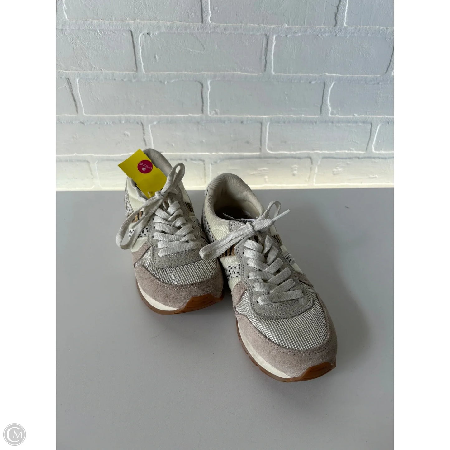 Shoes Sneakers By Gola In Tan, Size: 7