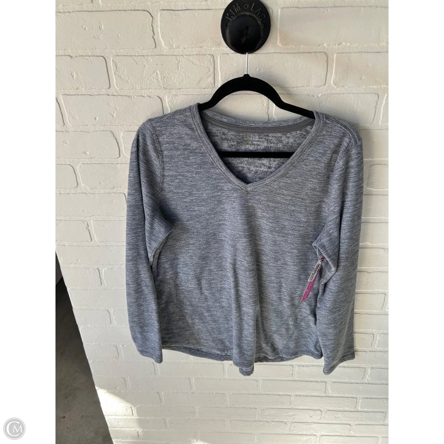 Athletic Top Long Sleeve Crewneck By Tek Gear In Grey, Size: L