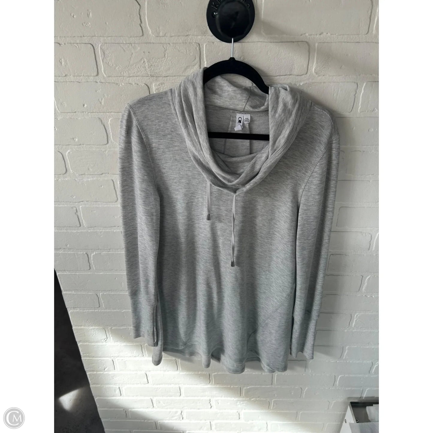Top Long Sleeve By Cable And Gauge In Grey, Size: S