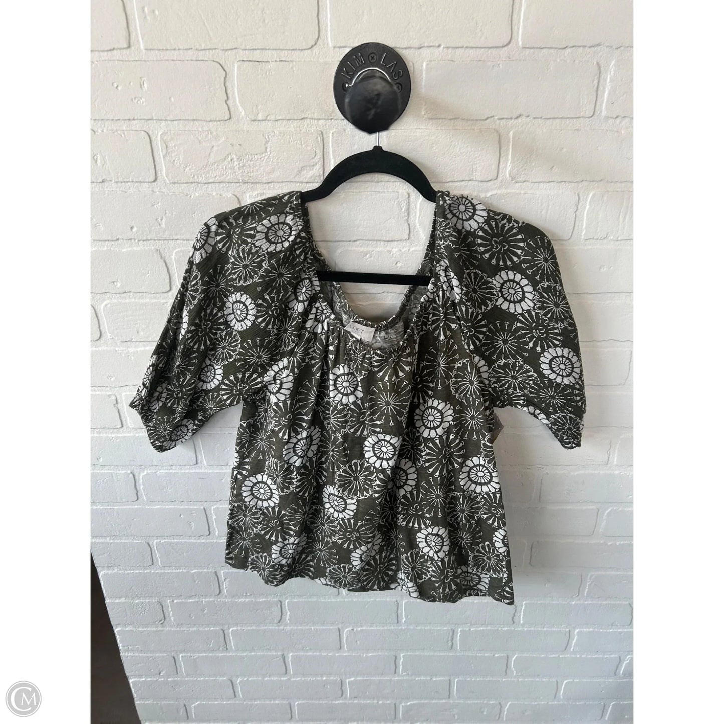 Top Short Sleeve By Loft In Green & White, Size: M