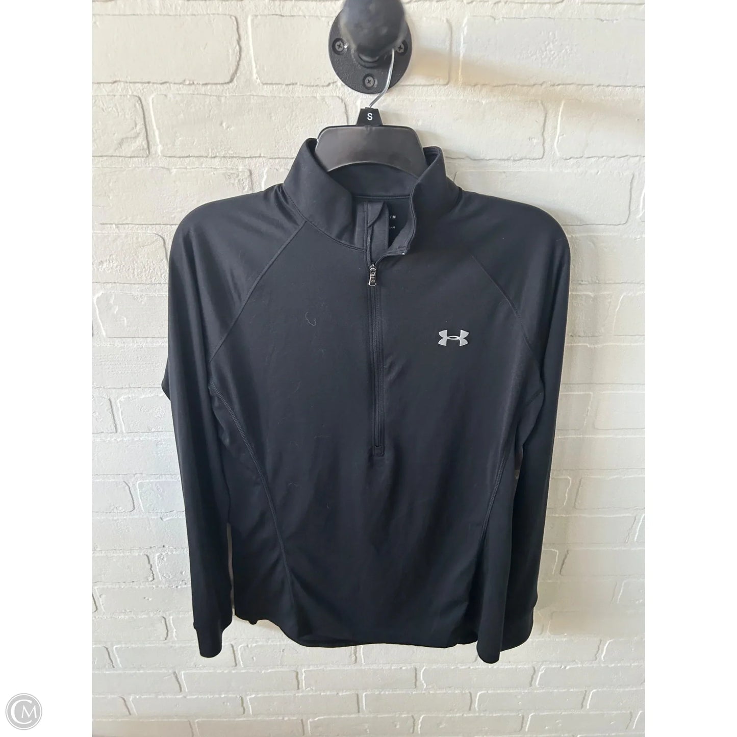 Athletic Top Long Sleeve Collar By Under Armour In Black, Size: M