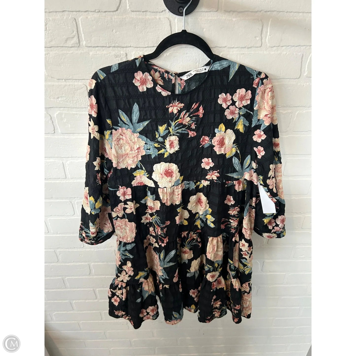 Dress Casual Short By Zara In Black & Pink, Size: M