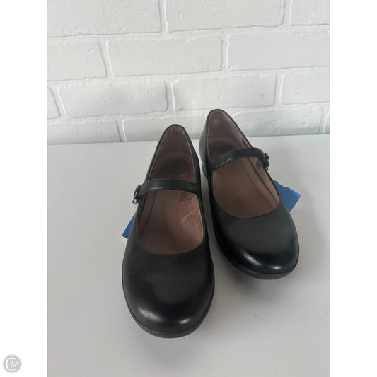 Shoes Flats By Dansko In Black, Size: 7.5