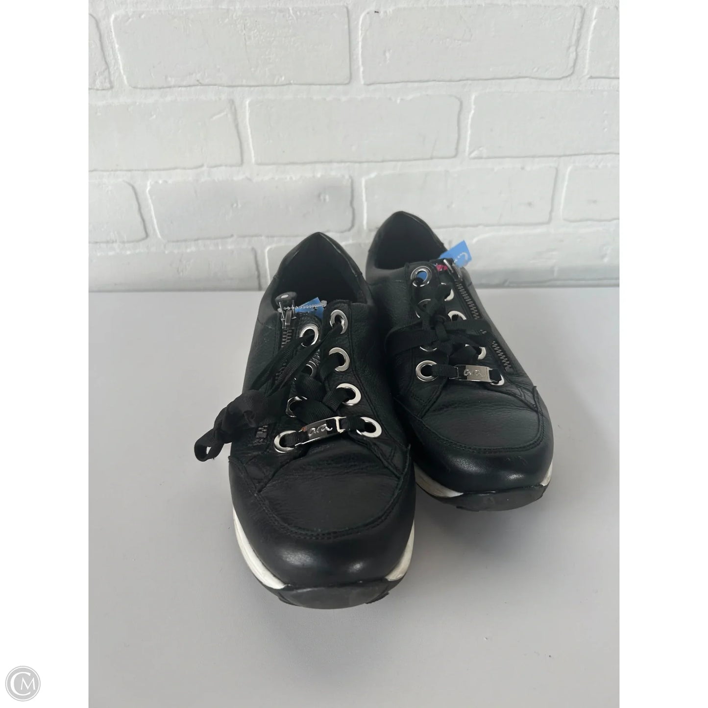 Shoes Sneakers By Cmc In Black & White, Size: 6.5