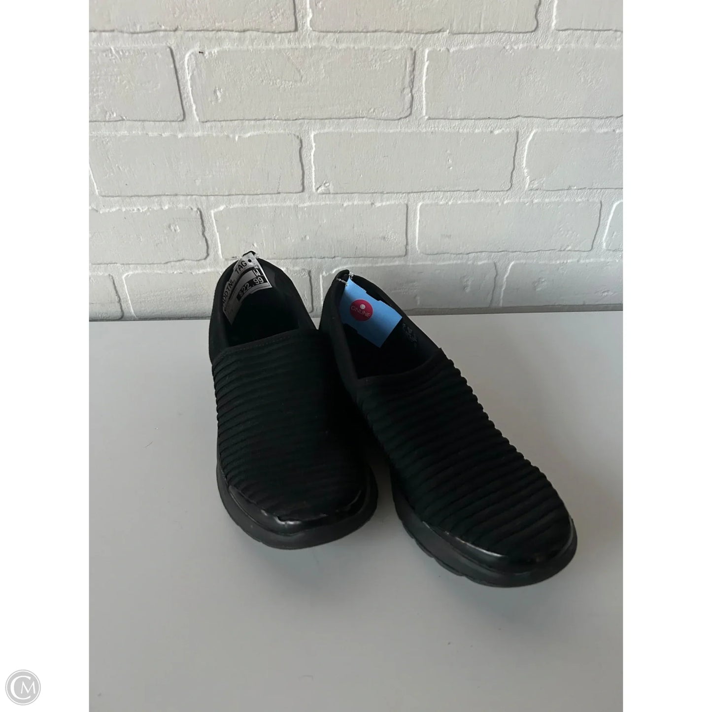 Shoes Sneakers By Bzees In Black, Size: 8