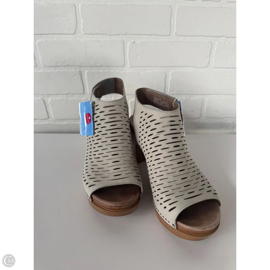 Sandals Heels Block By Dansko In Tan, Size: 6.5