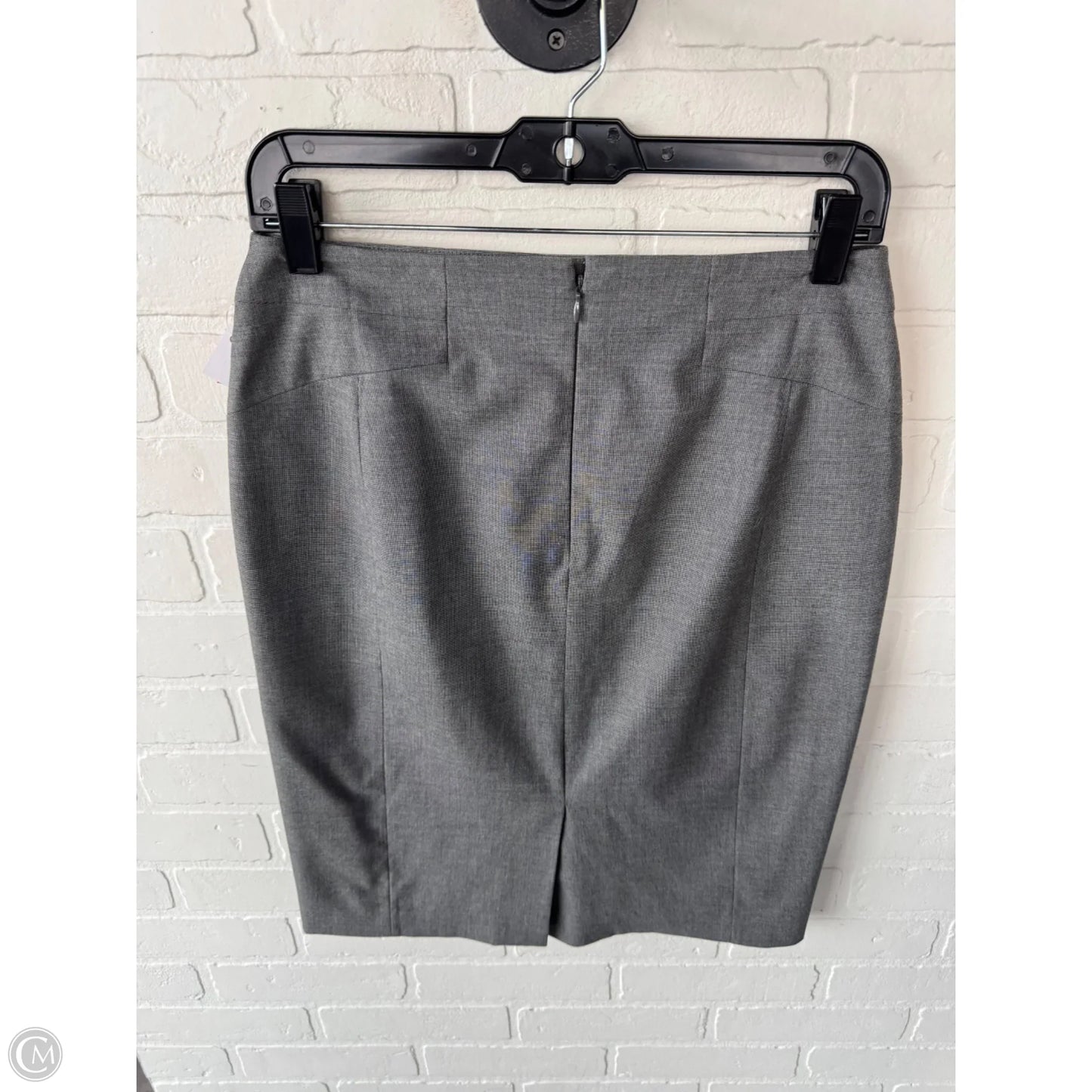 Skirt Mini & Short By Ann Taylor In Grey, Size: 2