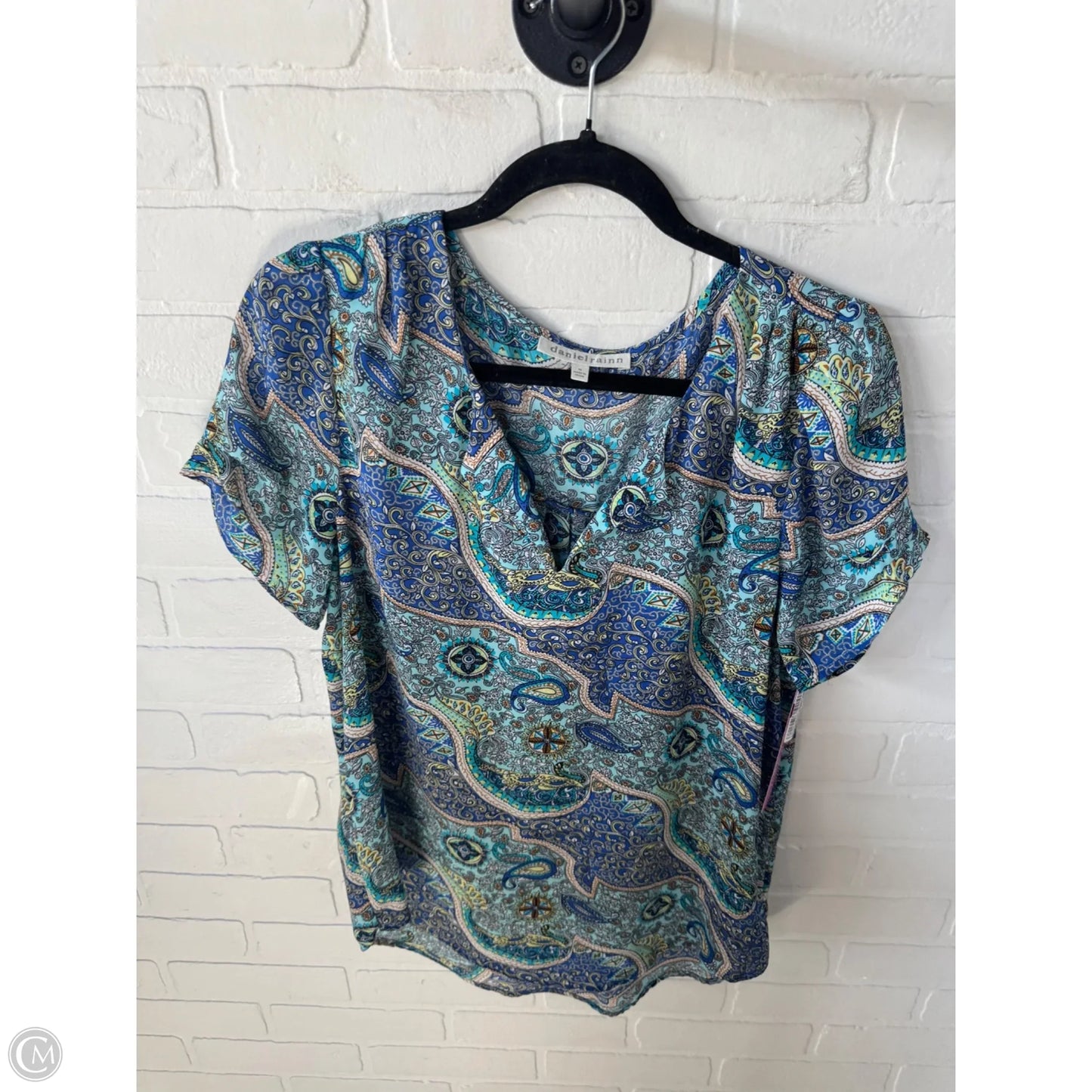 Top Short Sleeve By Daniel Rainn In Blue & Yellow, Size: M