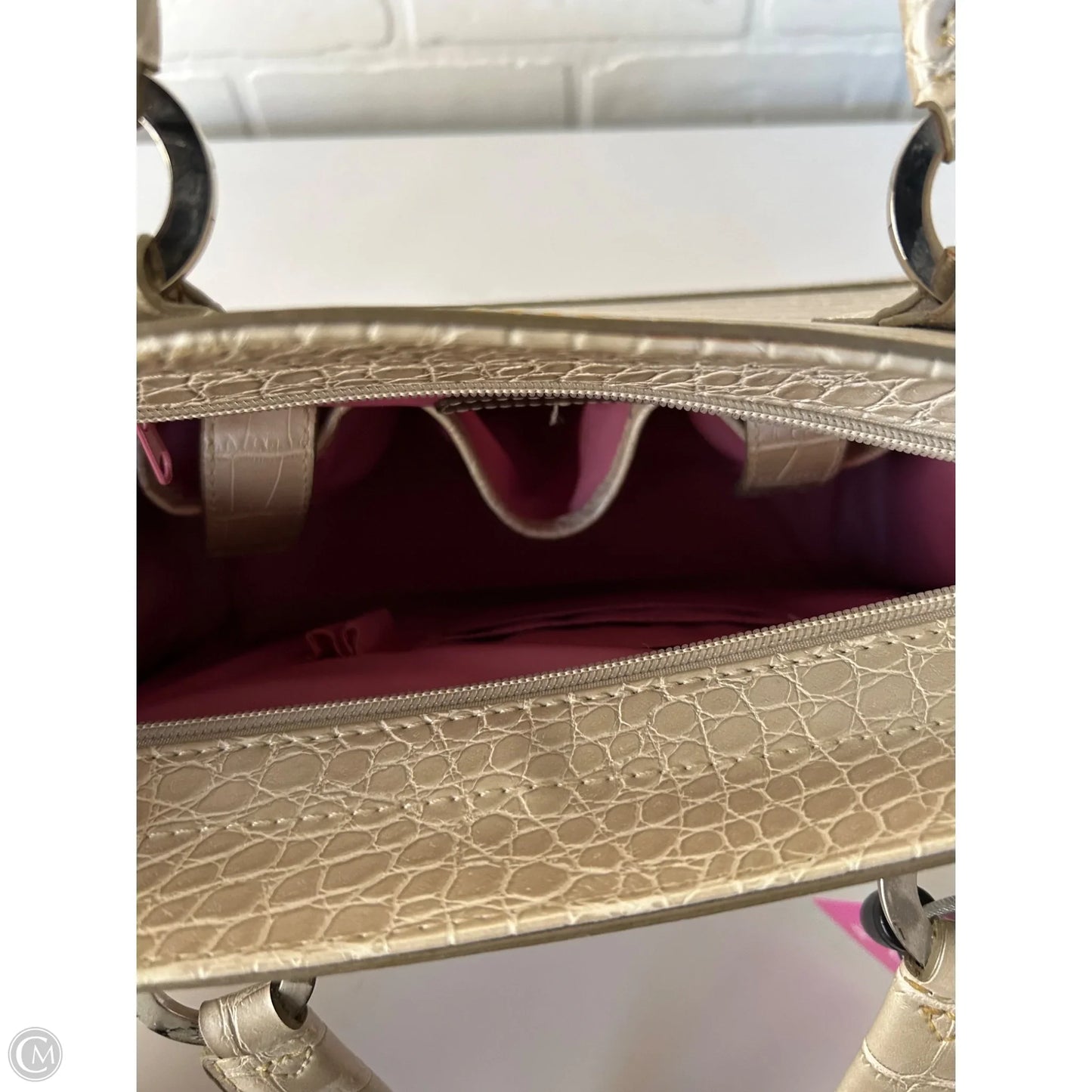 Handbag By Tommy Hilfiger, Size: Medium