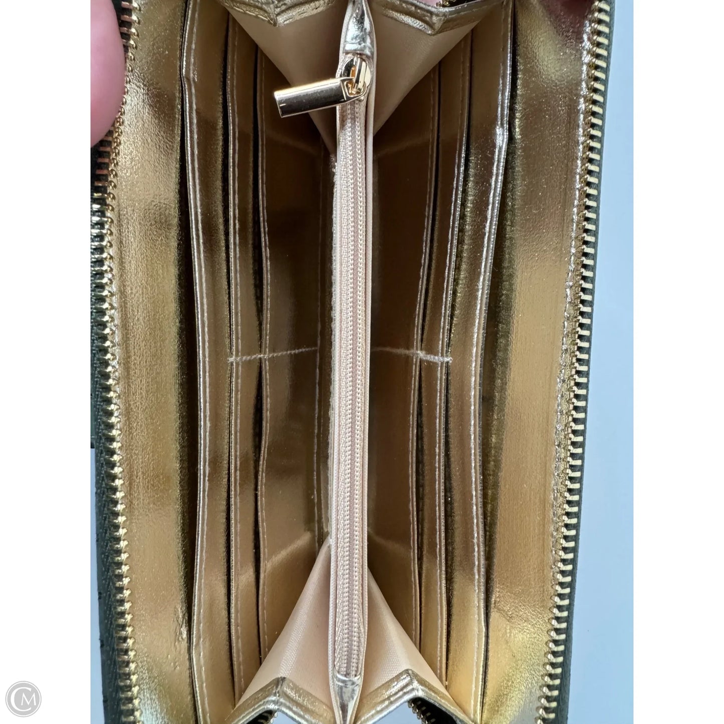 Wristlet By Clothes Mentor, Size: Medium