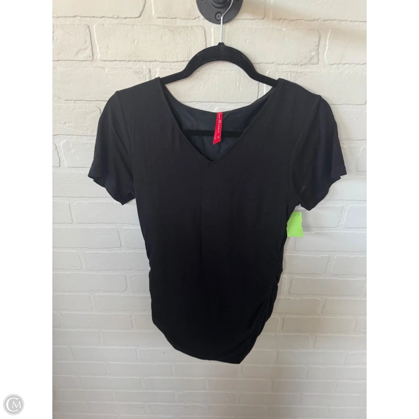 Top Short Sleeve Basic By Ruby Ribbon In Black, Size: M