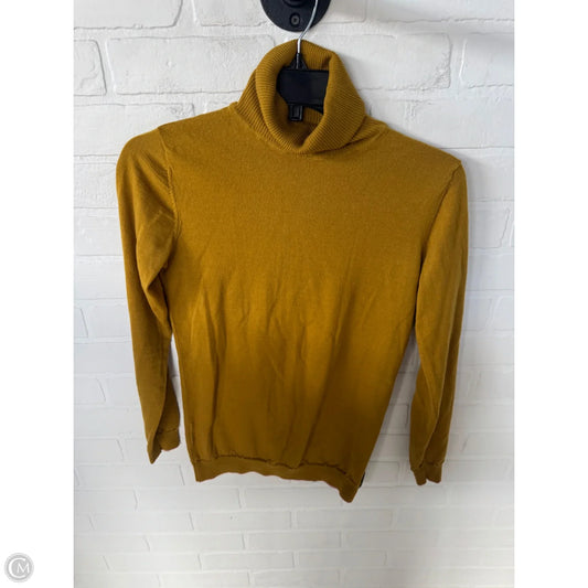 Sweater By Clothes Mentor In Yellow, Size: M