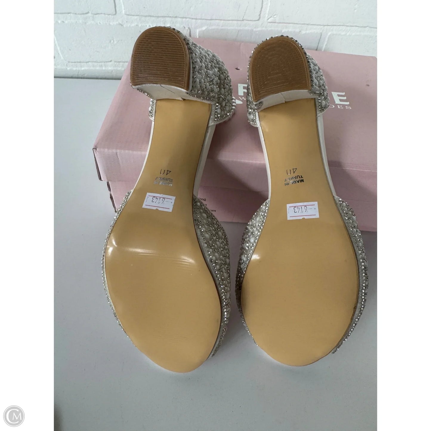 Sandals Heels Block By Clothes Mentor In White, Size: 9.5