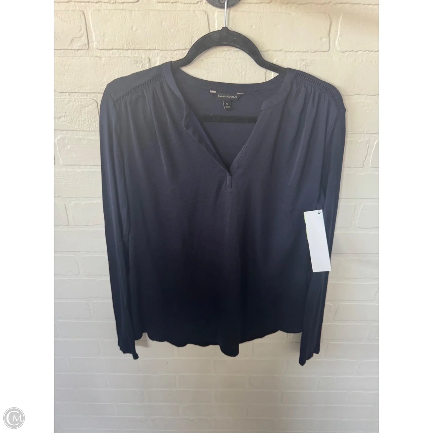 Top Long Sleeve By Banana Republic In Navy, Size: S