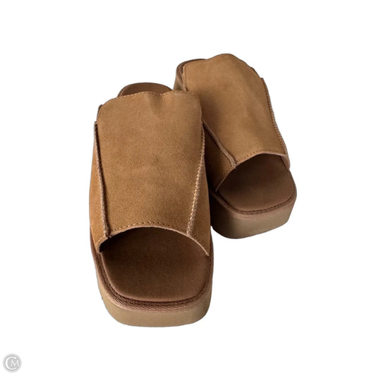Sandals Designer By Ugg In Brown, Size: 9