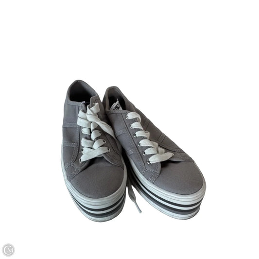 Shoes Sneakers By Gb In Grey & White, Size: 6.5
