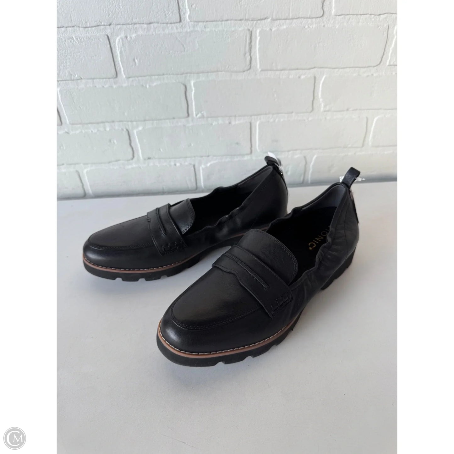 Shoes Flats By Vionic In Black, Size: 9