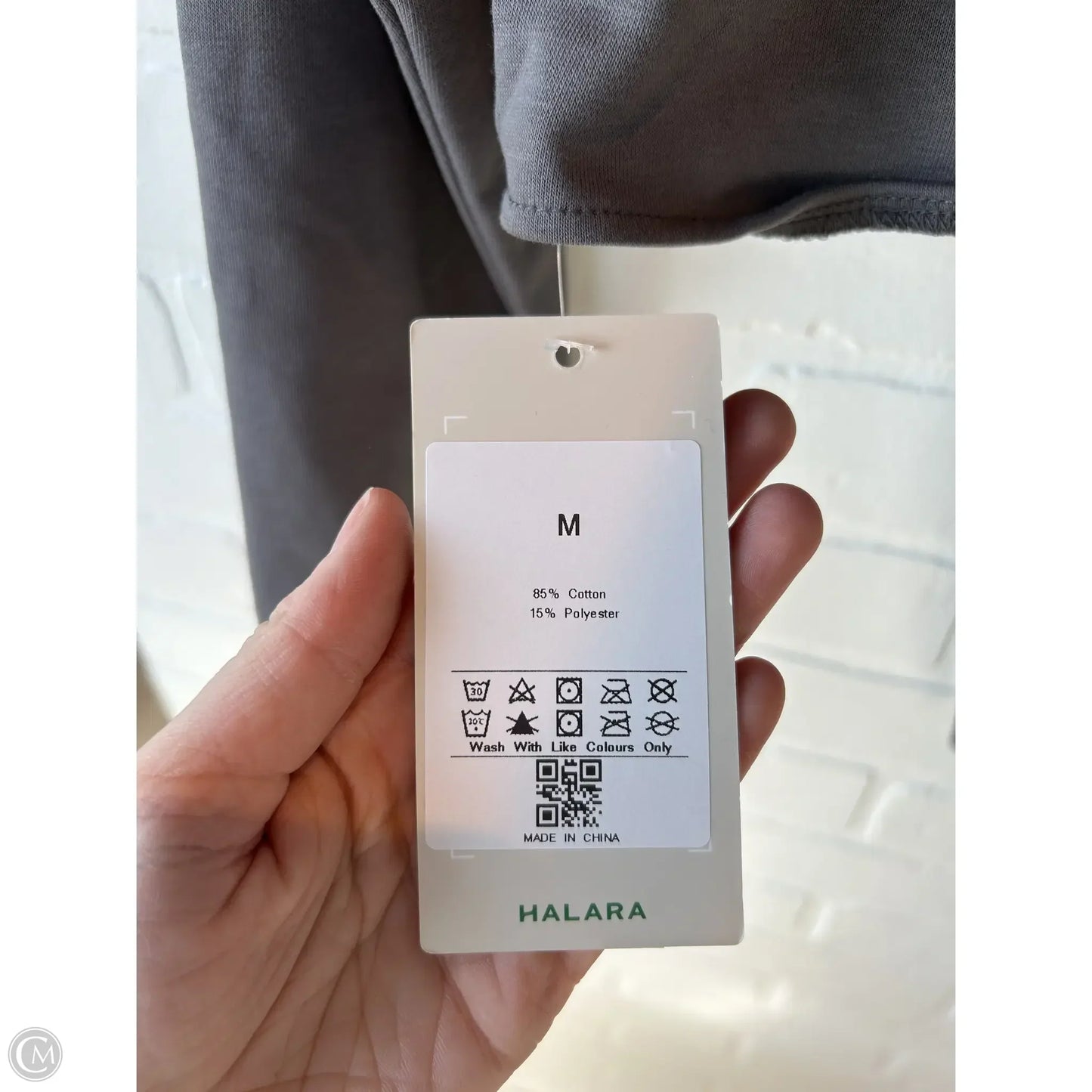 Athletic Sweatshirt Crewneck By Clothes Mentor In Grey, Size: M