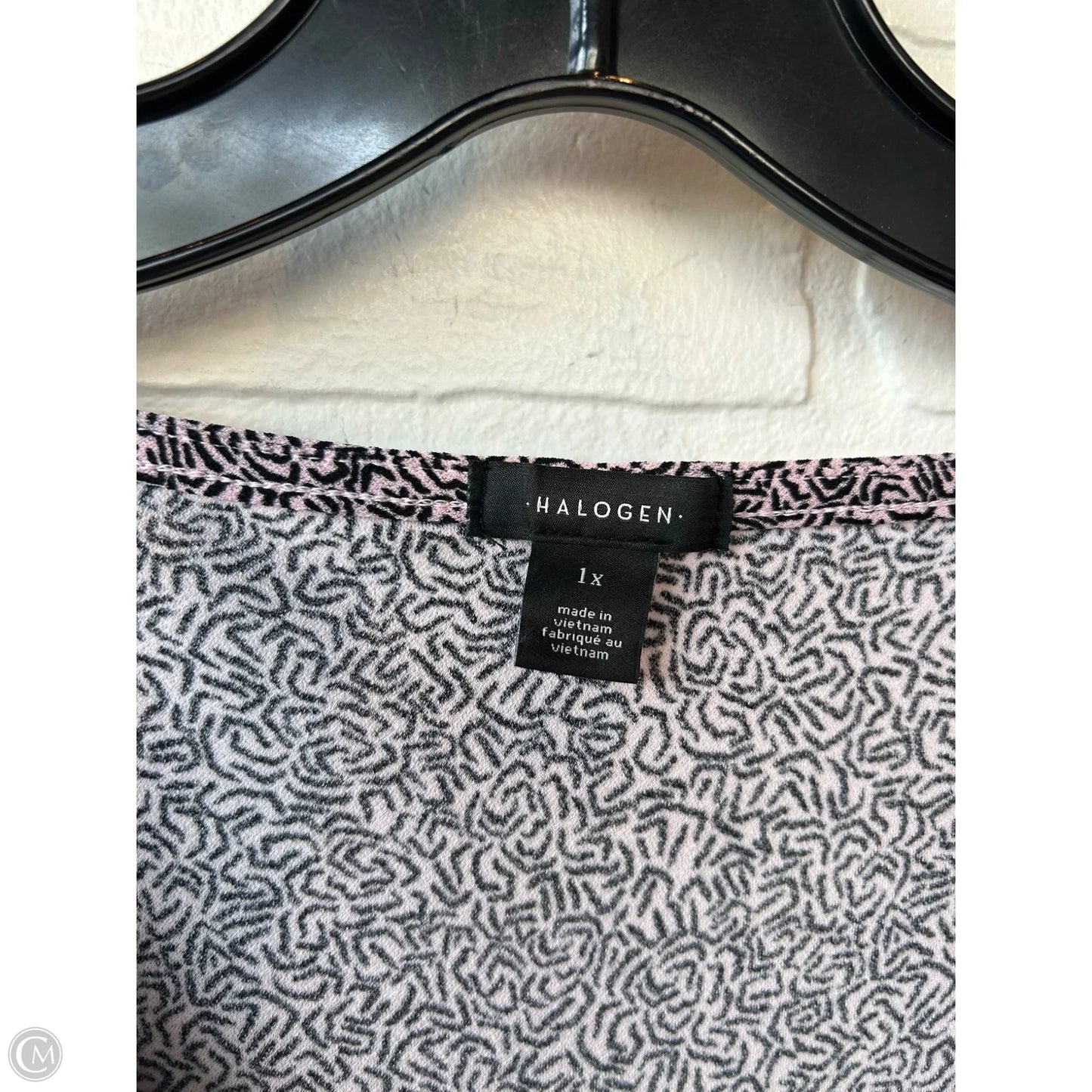 Top Short Sleeve By Halogen In Black & Pink, Size: 1x