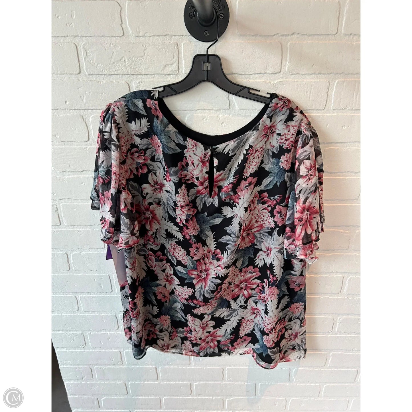 Top Short Sleeve By Vince Camuto In Black & Red, Size: 2x
