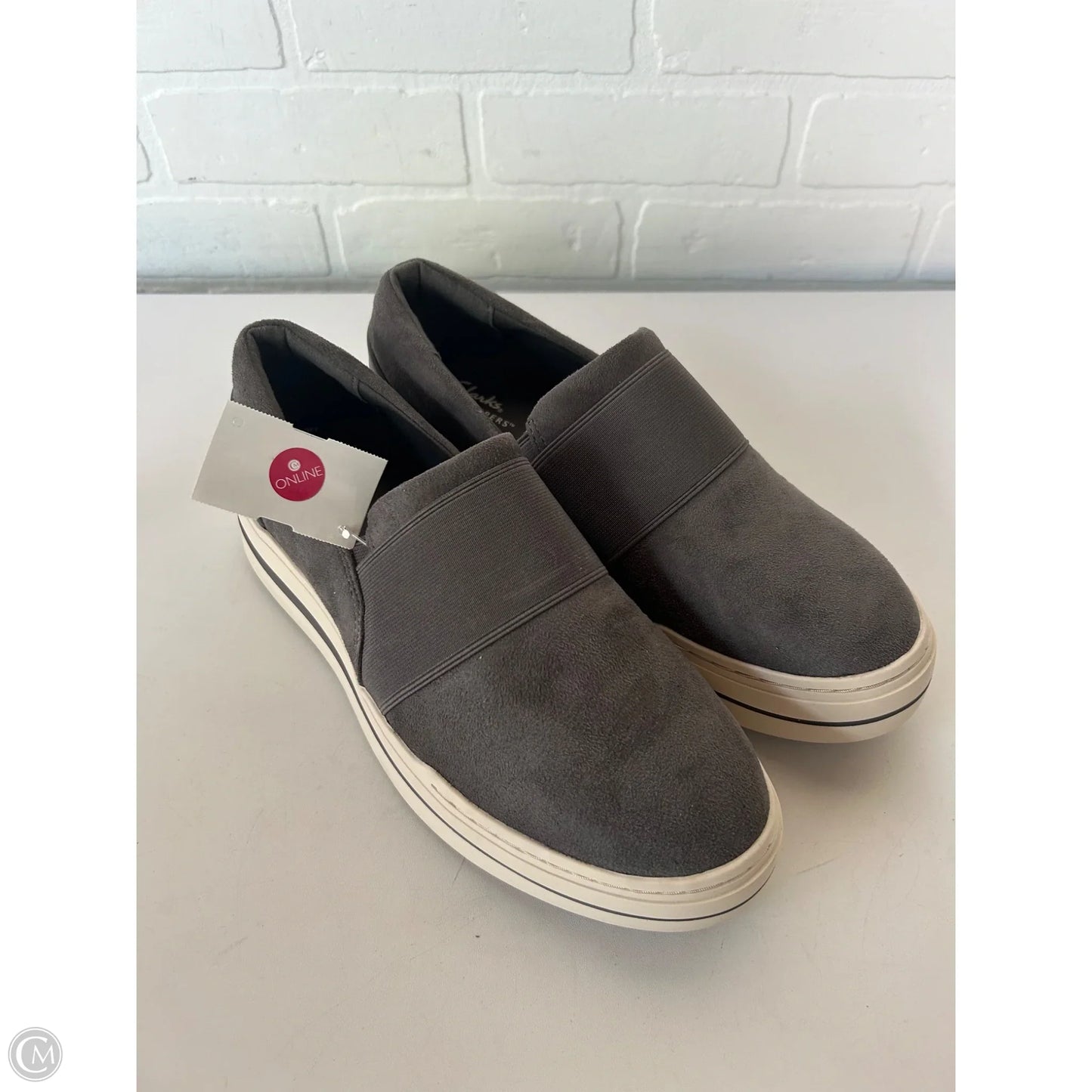 Shoes Flats By Clarks In Grey, Size: 9.5